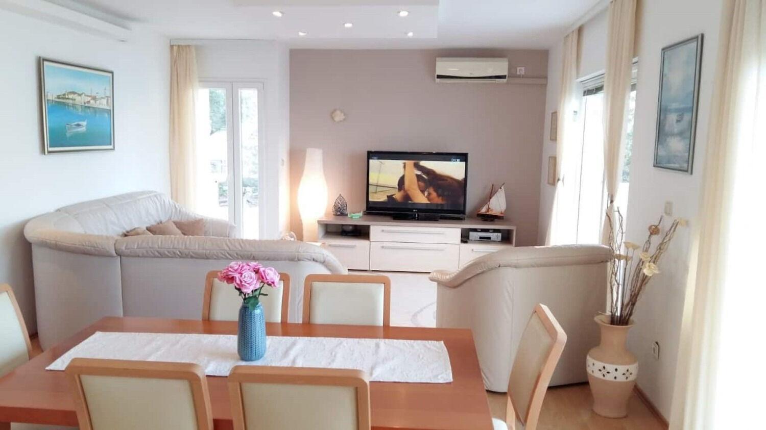 Apartments The View - Close To The Beach & Parking Trogir Extérieur photo